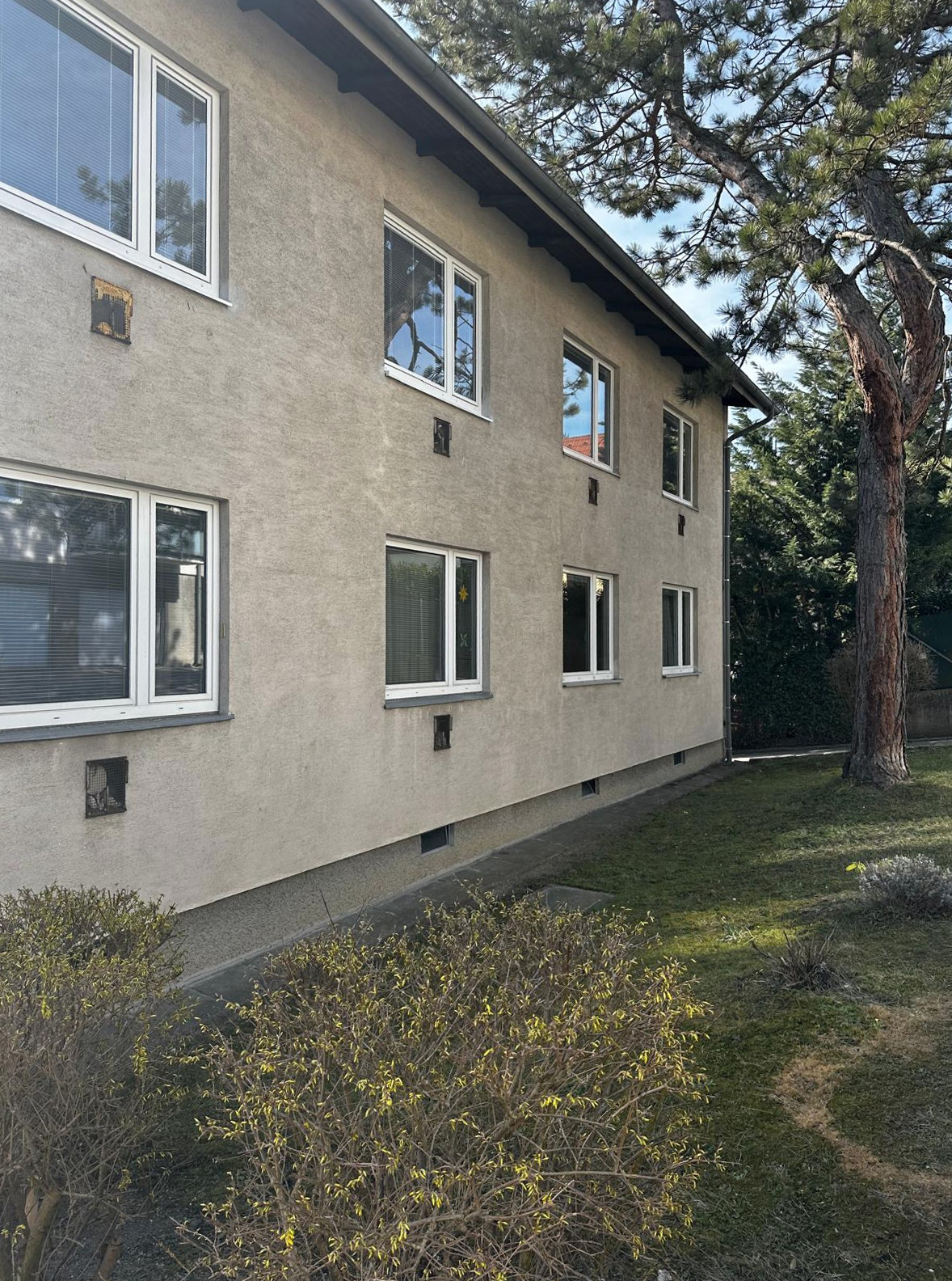 Mehrfamilienhaus Hameaustraße 34, Wien 19, umgeben von Grün