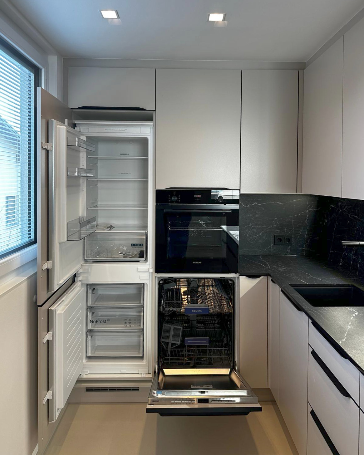 Siemens Einbaugeräte: Kühlschrank, Backofen und Geschirrspüler